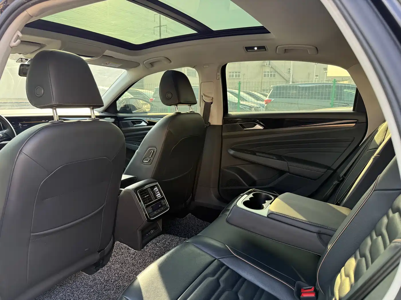Volkswagen Passat 2021 Model 330TSI Elite Edition фото 24