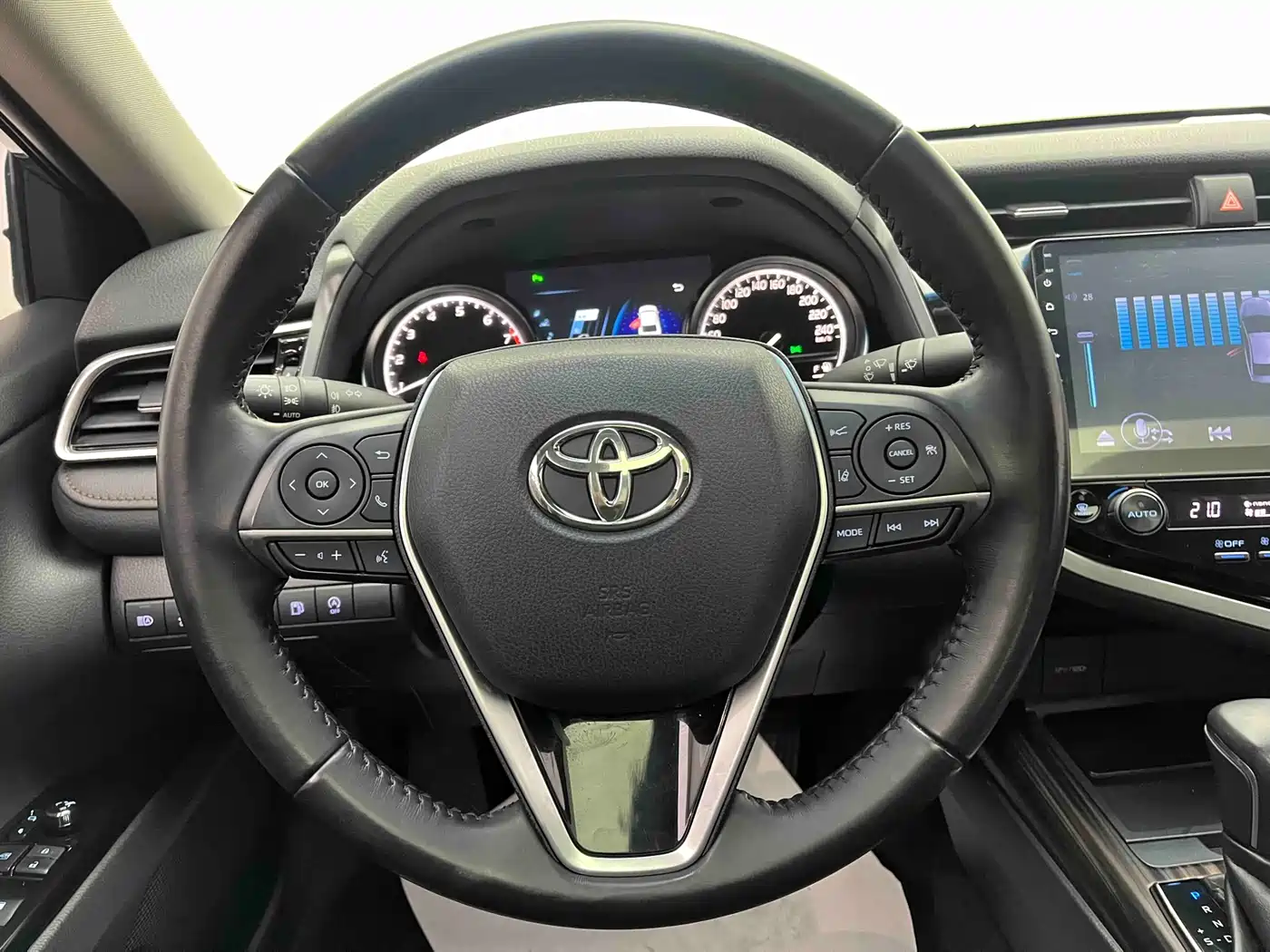 Toyota Camry 2018 2.0G Luxury Edition фото 7