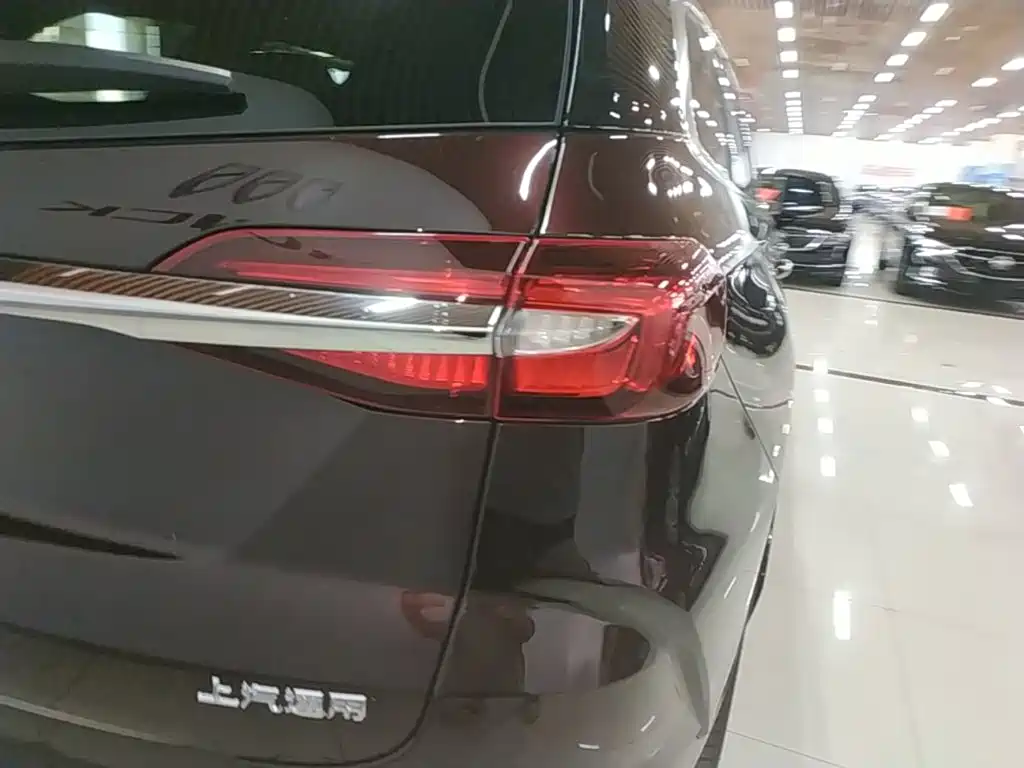 Фото 8 - Buick Enclave
