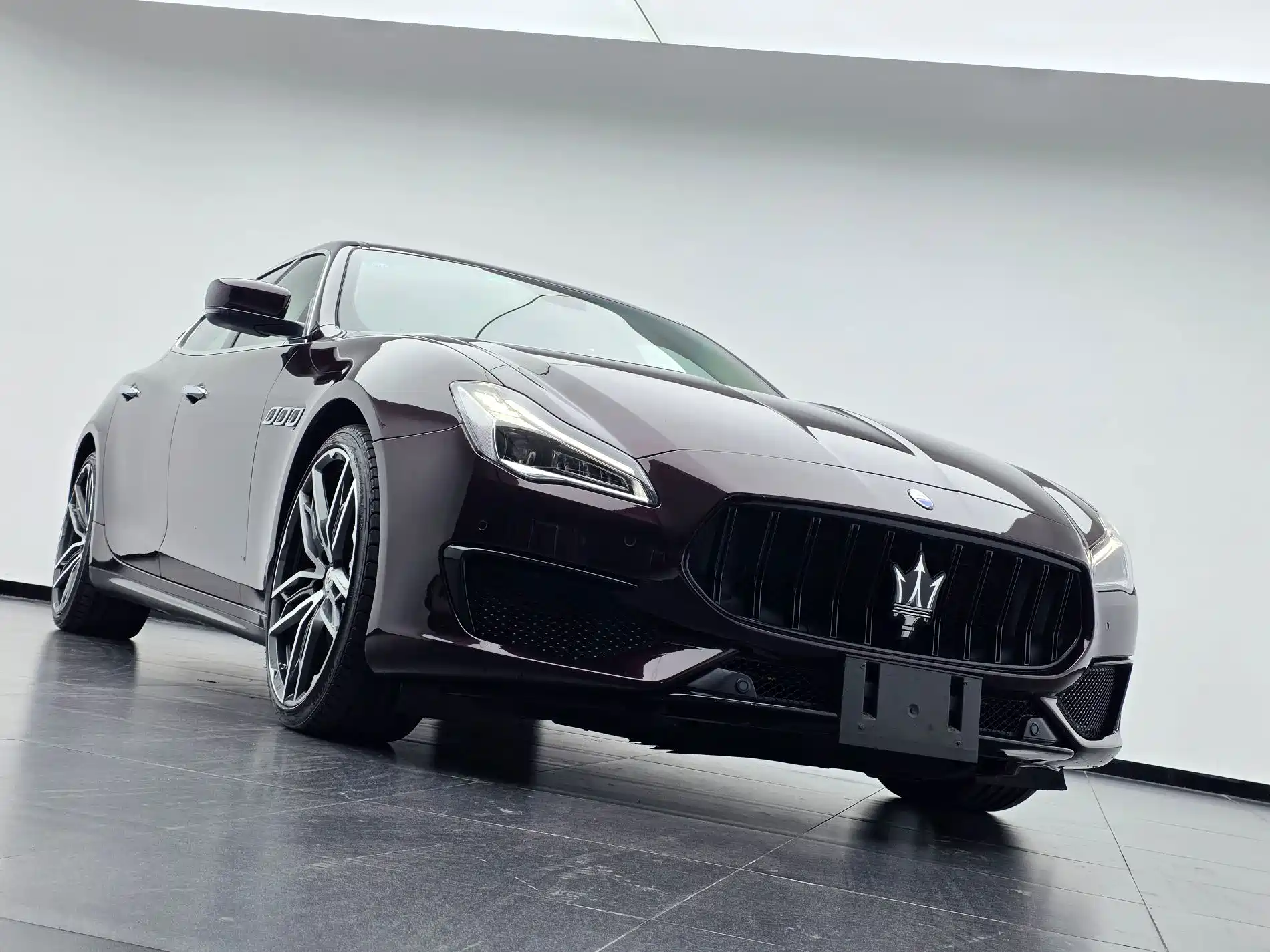 Photo 7 - Maserati Quattroporte