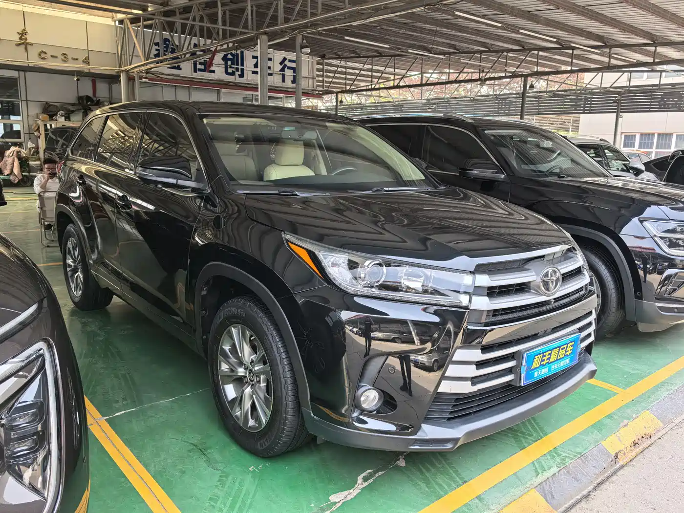Toyota Highlander 2018 2.0T 4WD Elite 7-seater China VI фото 3