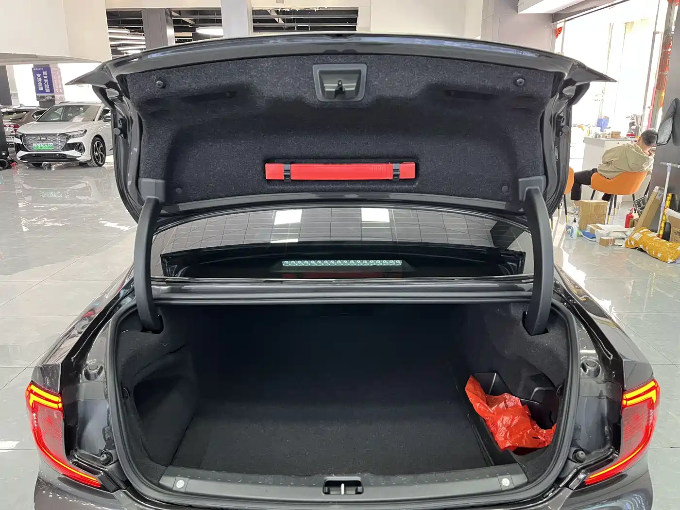VOLVO S90 PLUG-IN HYBRID