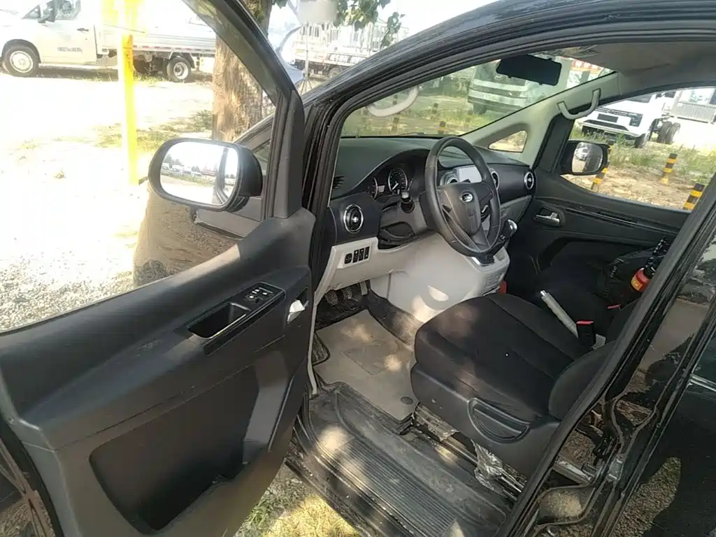  JAC Refine JAC Refine M3 2025 PLUS 1.5T Manual Classic 7-Seater 16