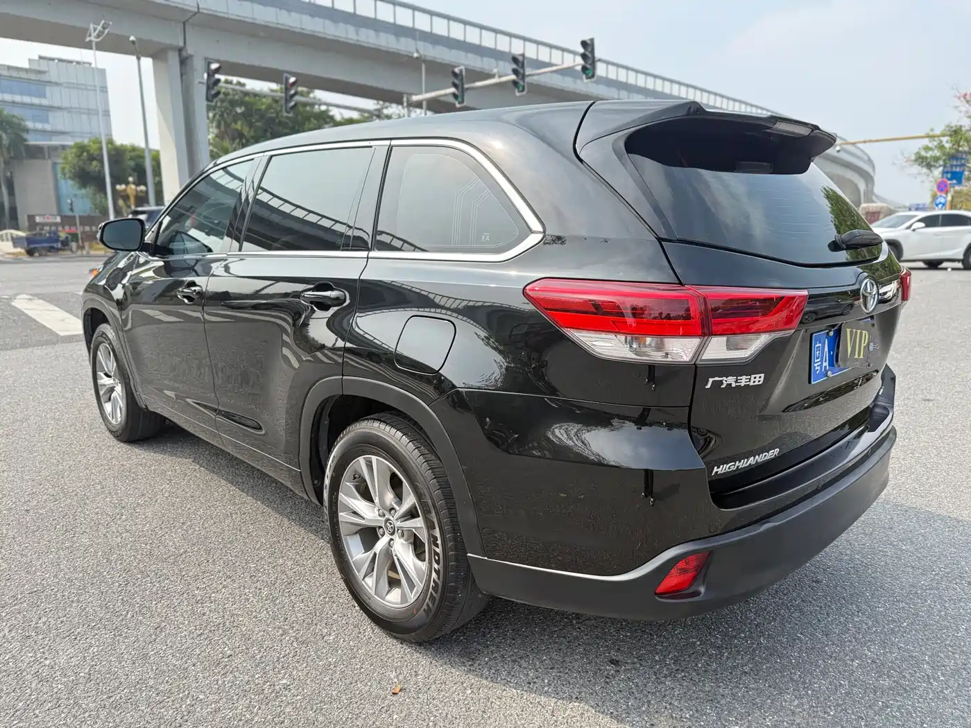 TOYOTA HIGHLANDER