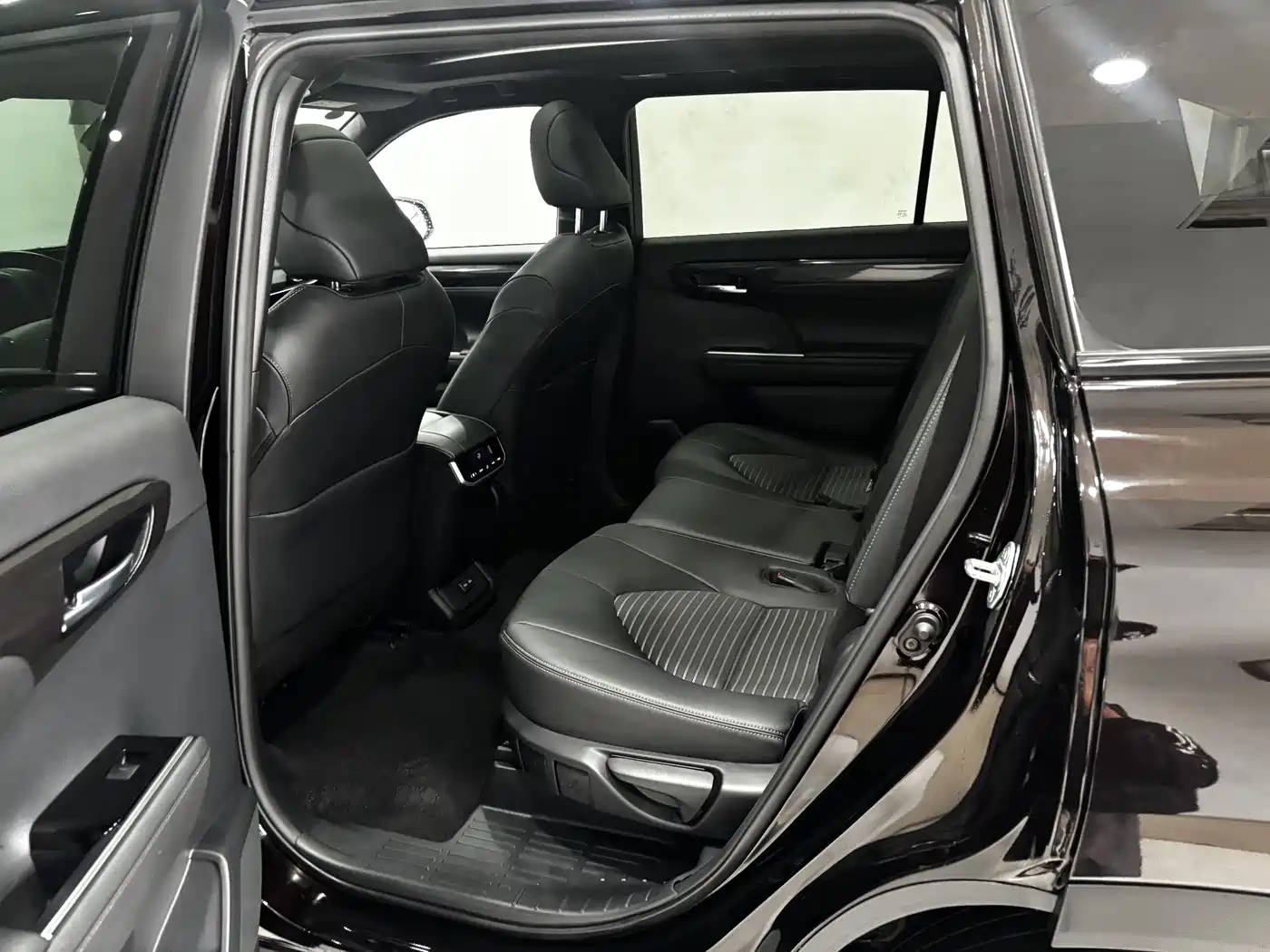 Toyota Crown Kluger 2022 2.0T 4WD Sporty Edition фото 23