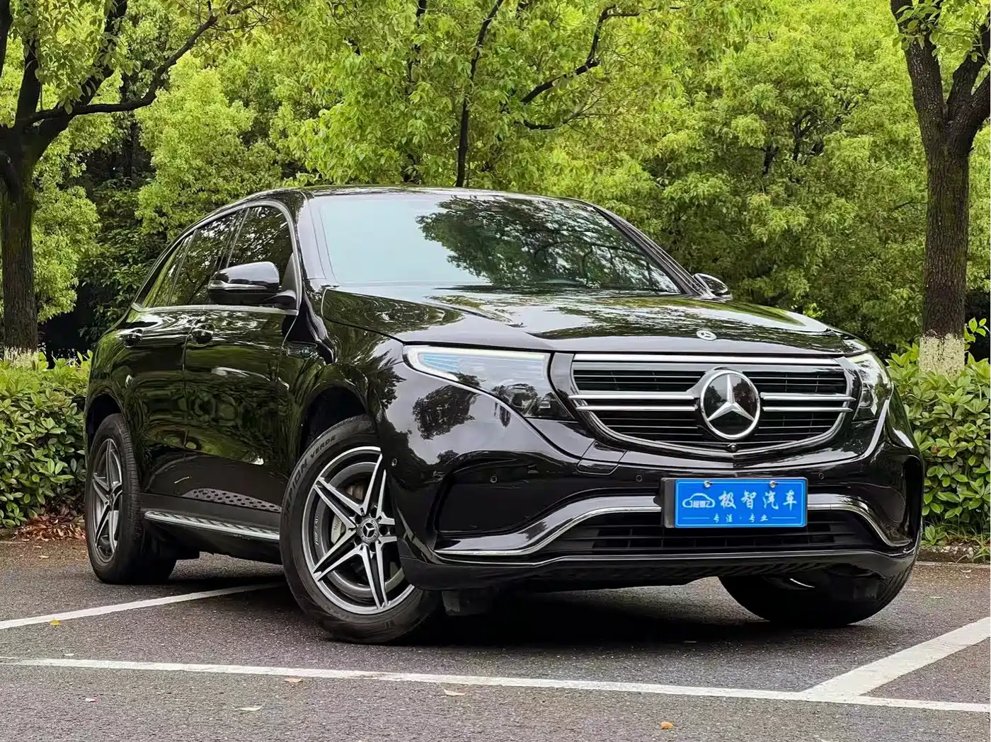 MERCEDES-BENZ EQC