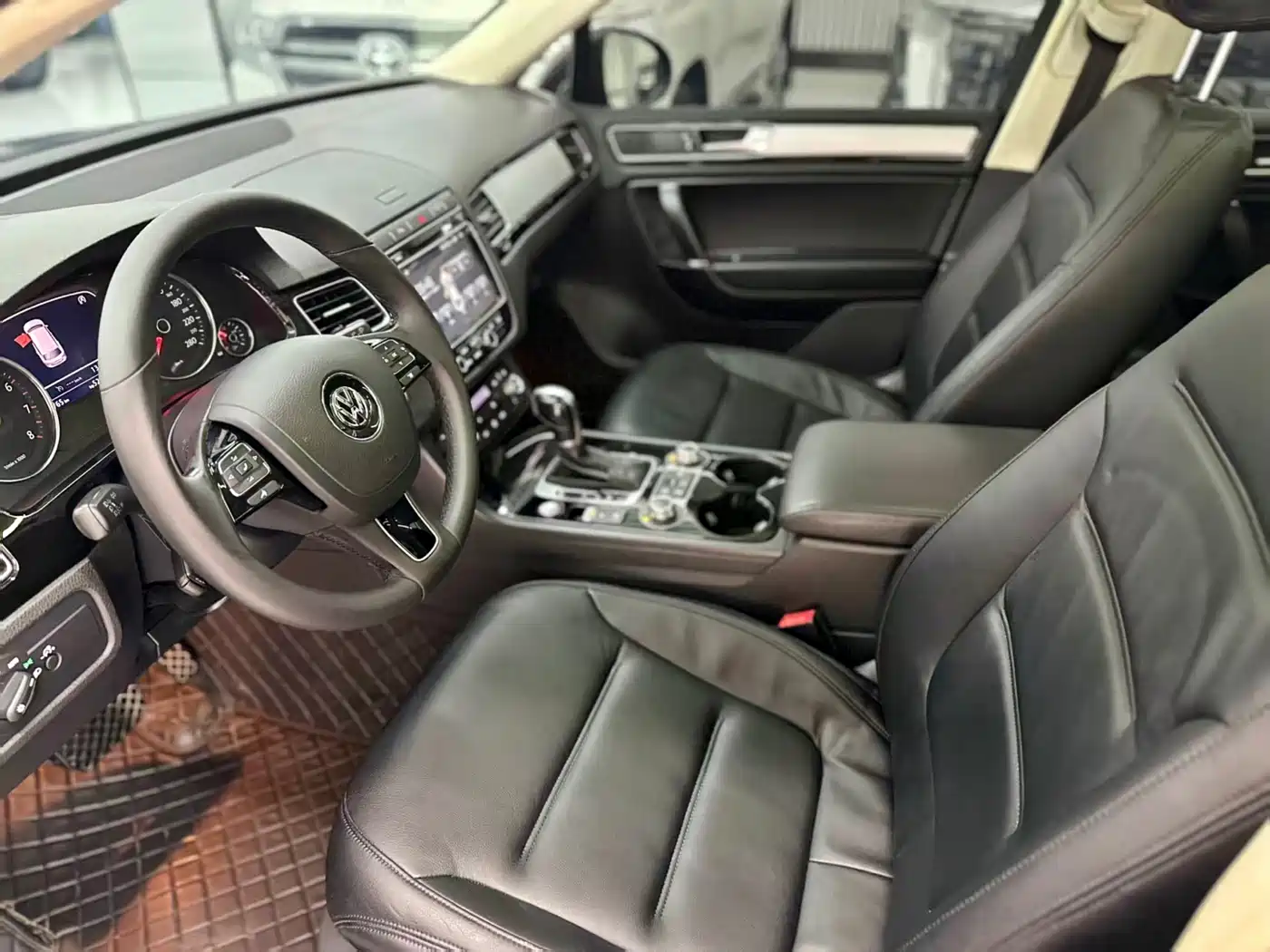 Volkswagen Touareg 2017 3.0TSI Explorer Edition фото 8