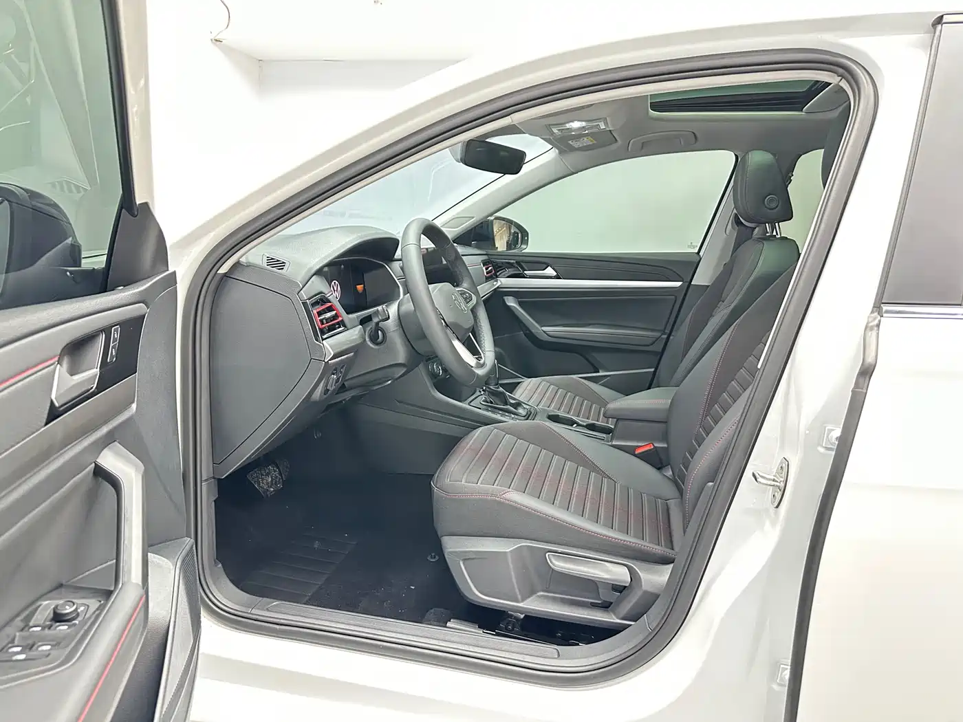Volkswagen Lavida 2024 Model 300TSI DSG Starlight Full Comfort Edition фото 15