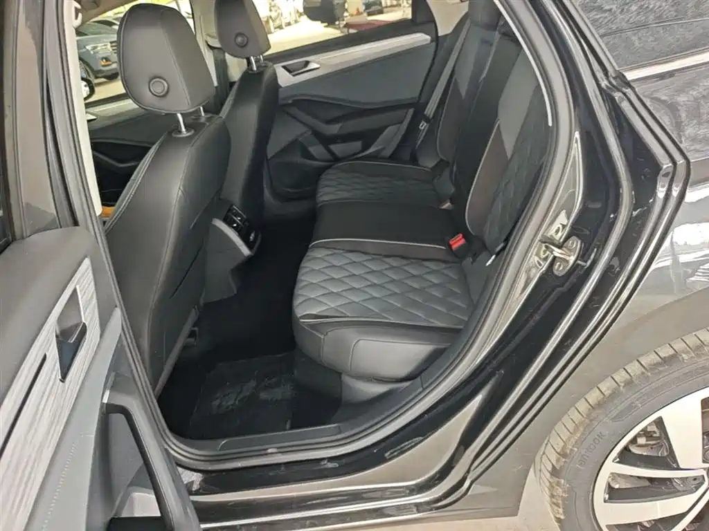 Volkswagen Sagitar 2023 300TSI DSG Excellence Edition фото 17