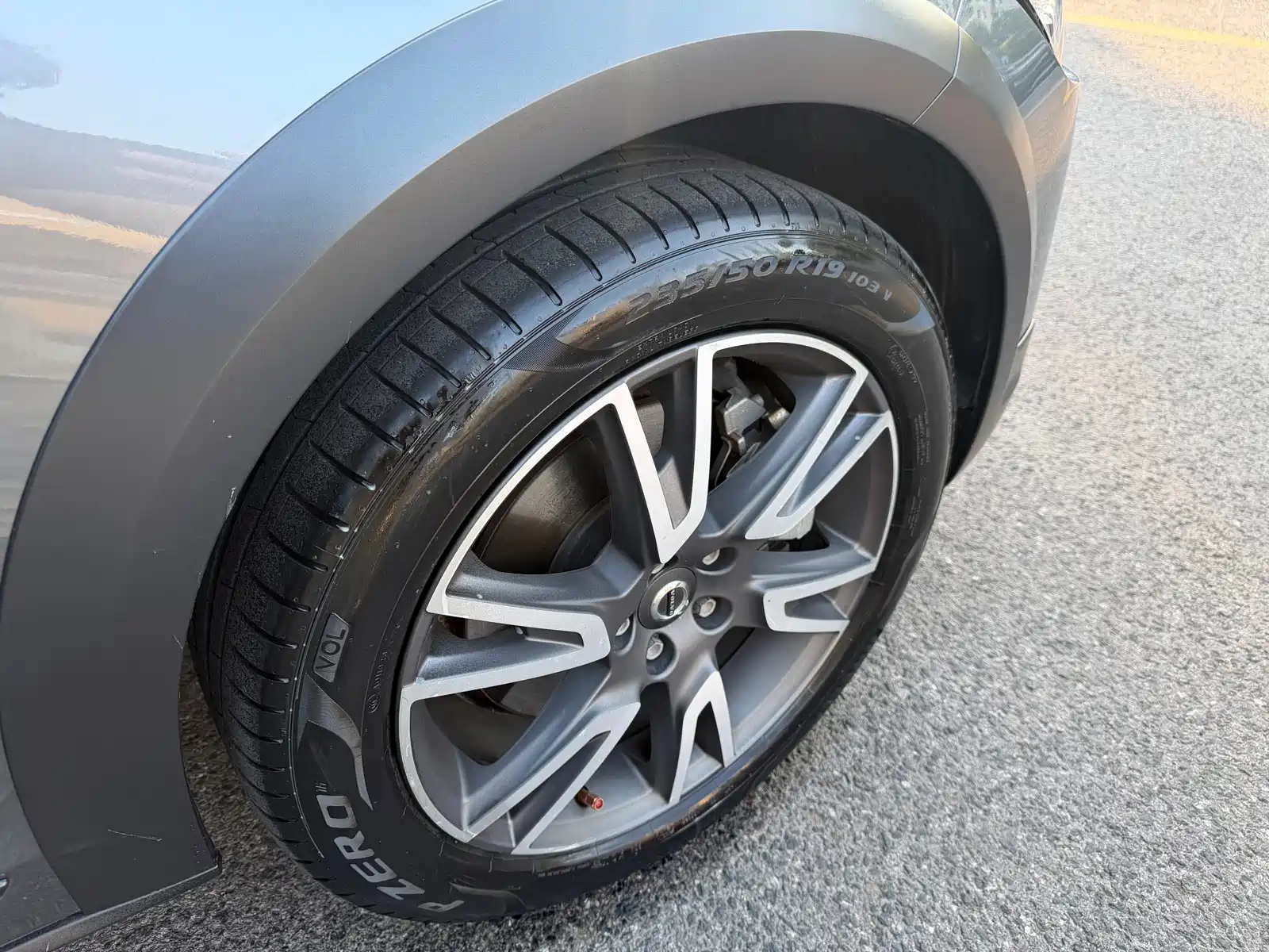 Photo 13 - Volvo V90