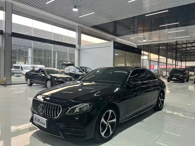 MERCEDES-BENZ E CLASS