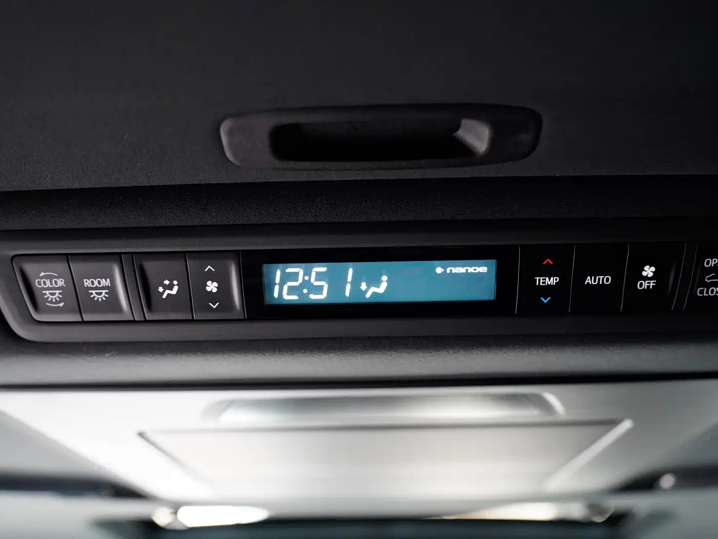 Lexus LM 2020 300h Seven-Seater Elegance Edition фото 16