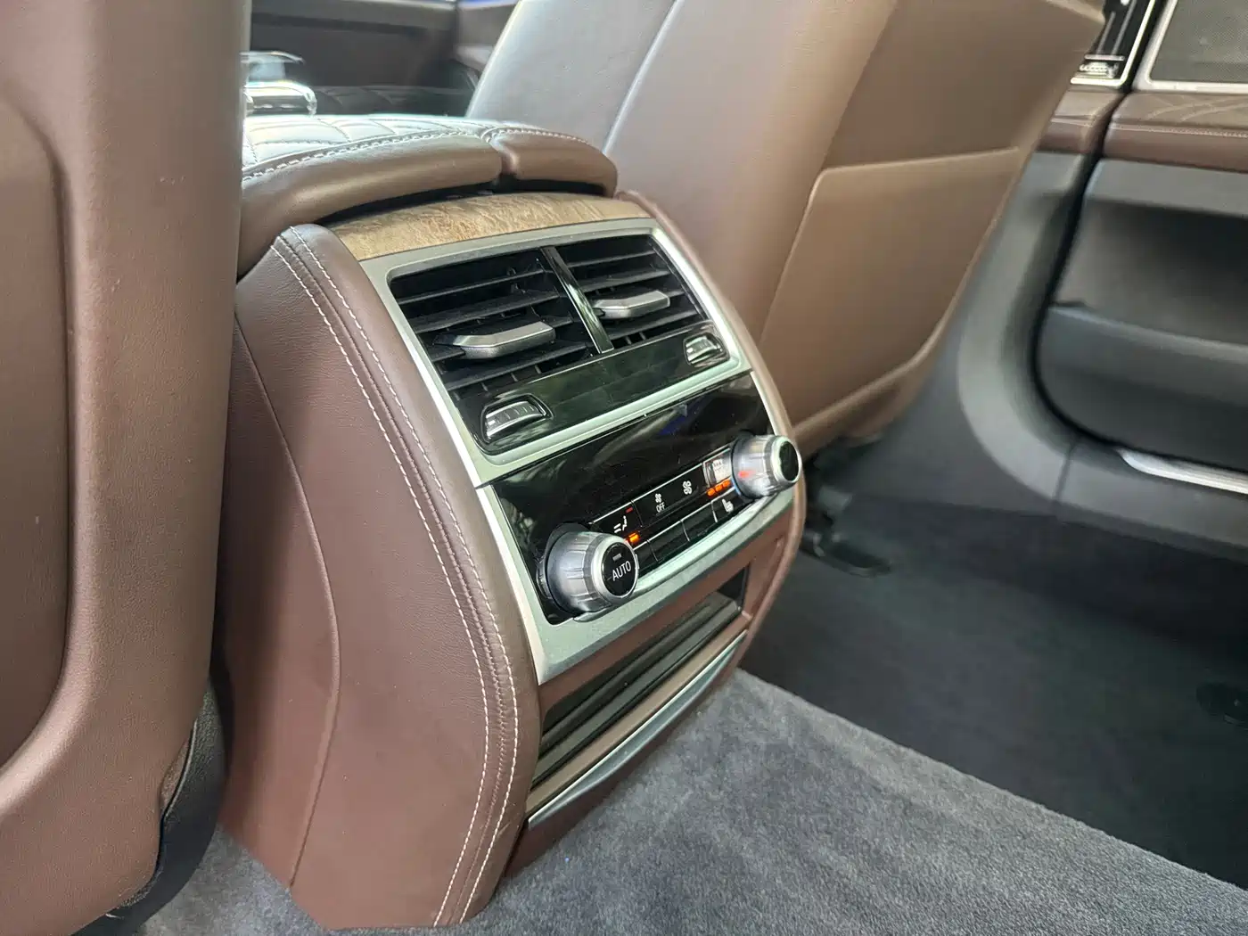 BMW 7 Series 2019 740Li Leading Luxury Package фото 10