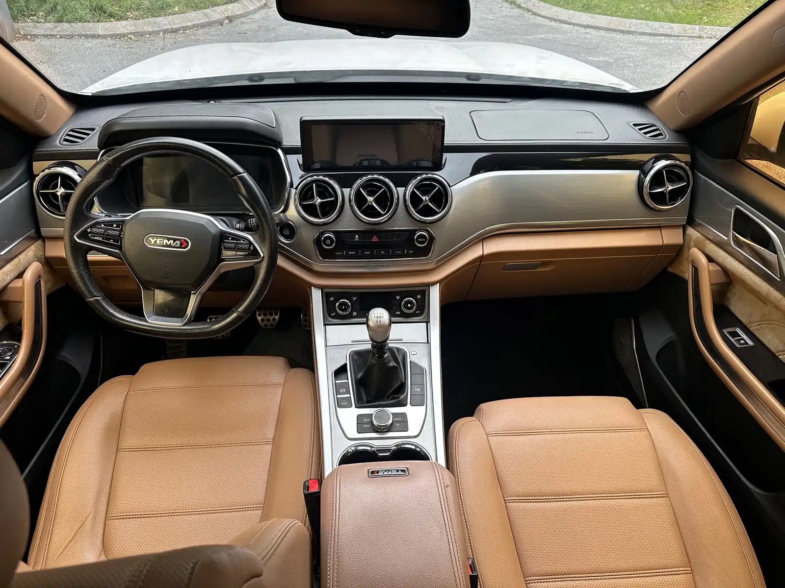 Photo 8 - Yema Auto Mustang T80
