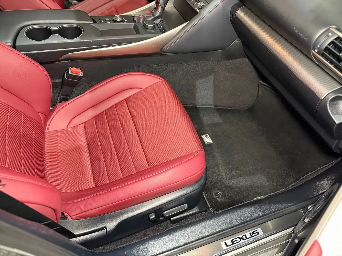 Lexus IS 2017 300 F SPORT фото 19