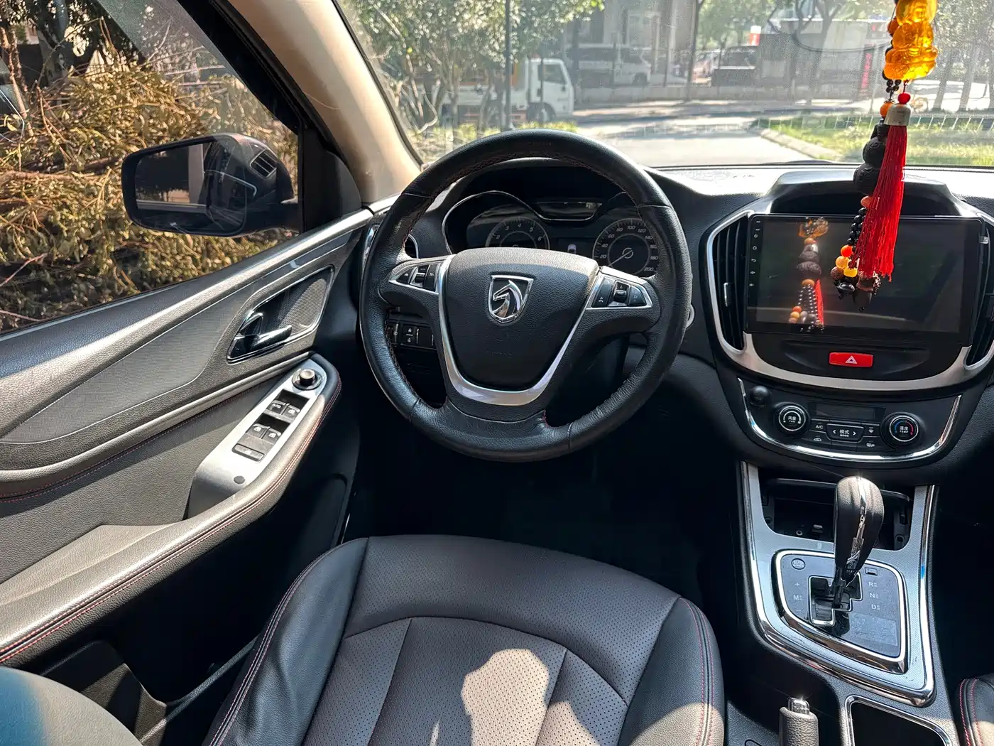 Baojun 560 2017 2016 1.8L iAMT Luxury