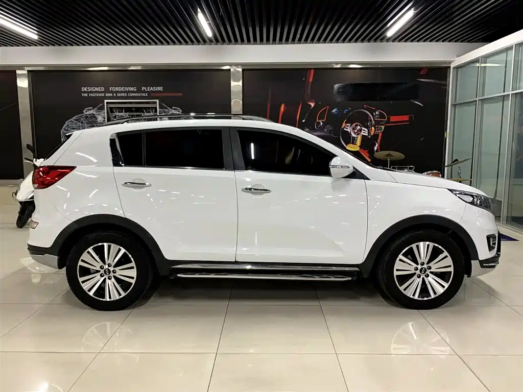 Kia Sportage 2016 2.0L Automatic 2WD DLX фото 4