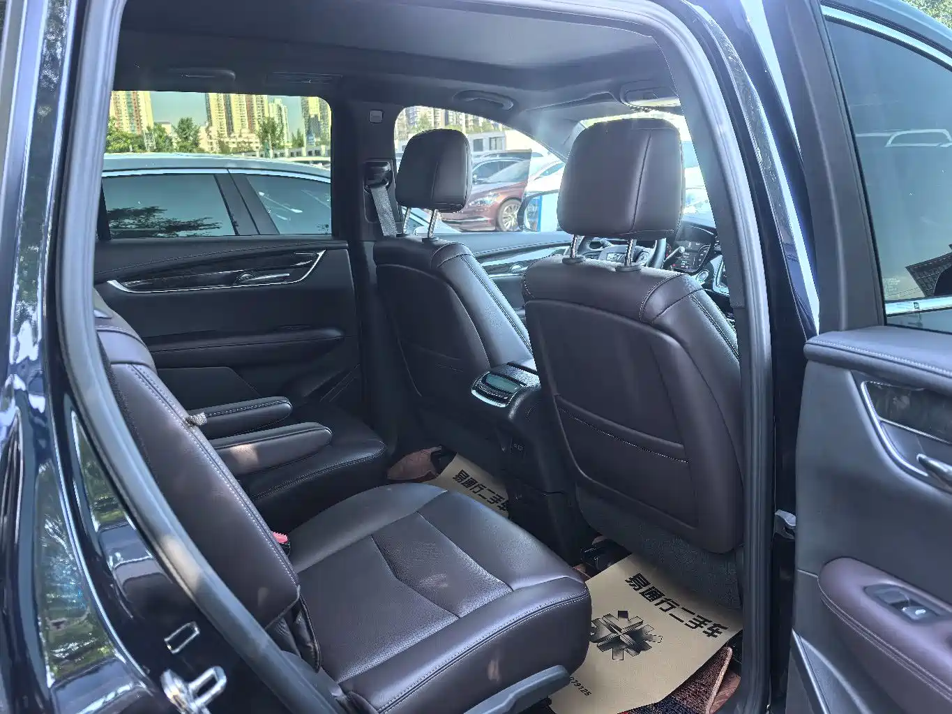 CADILLAC XT6