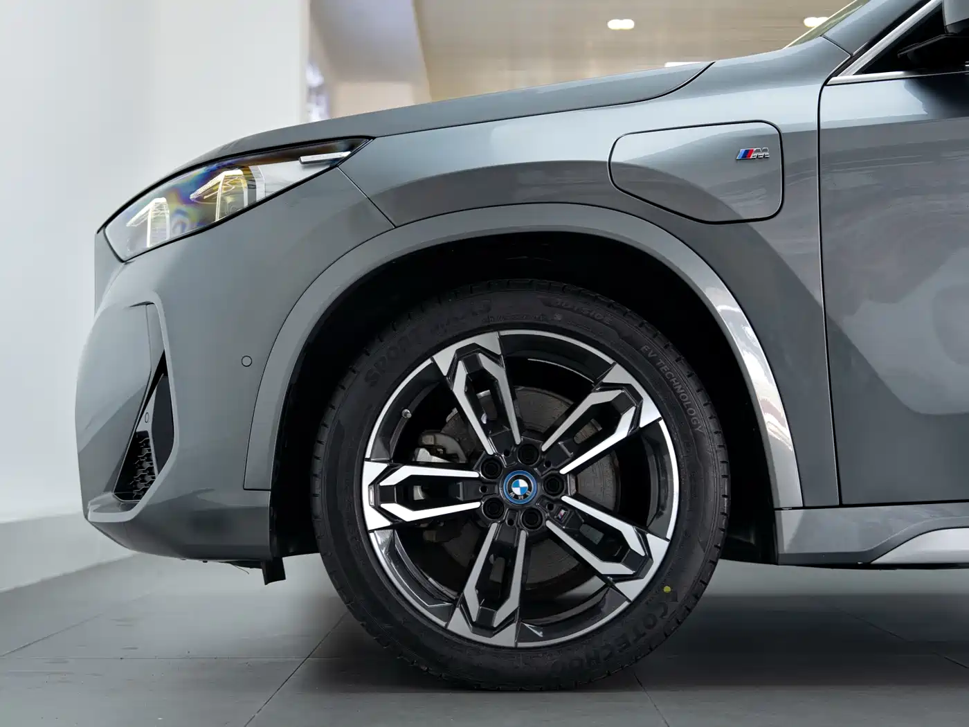 BMW iX1 2023 xDrive30L M Sport Package фото 9