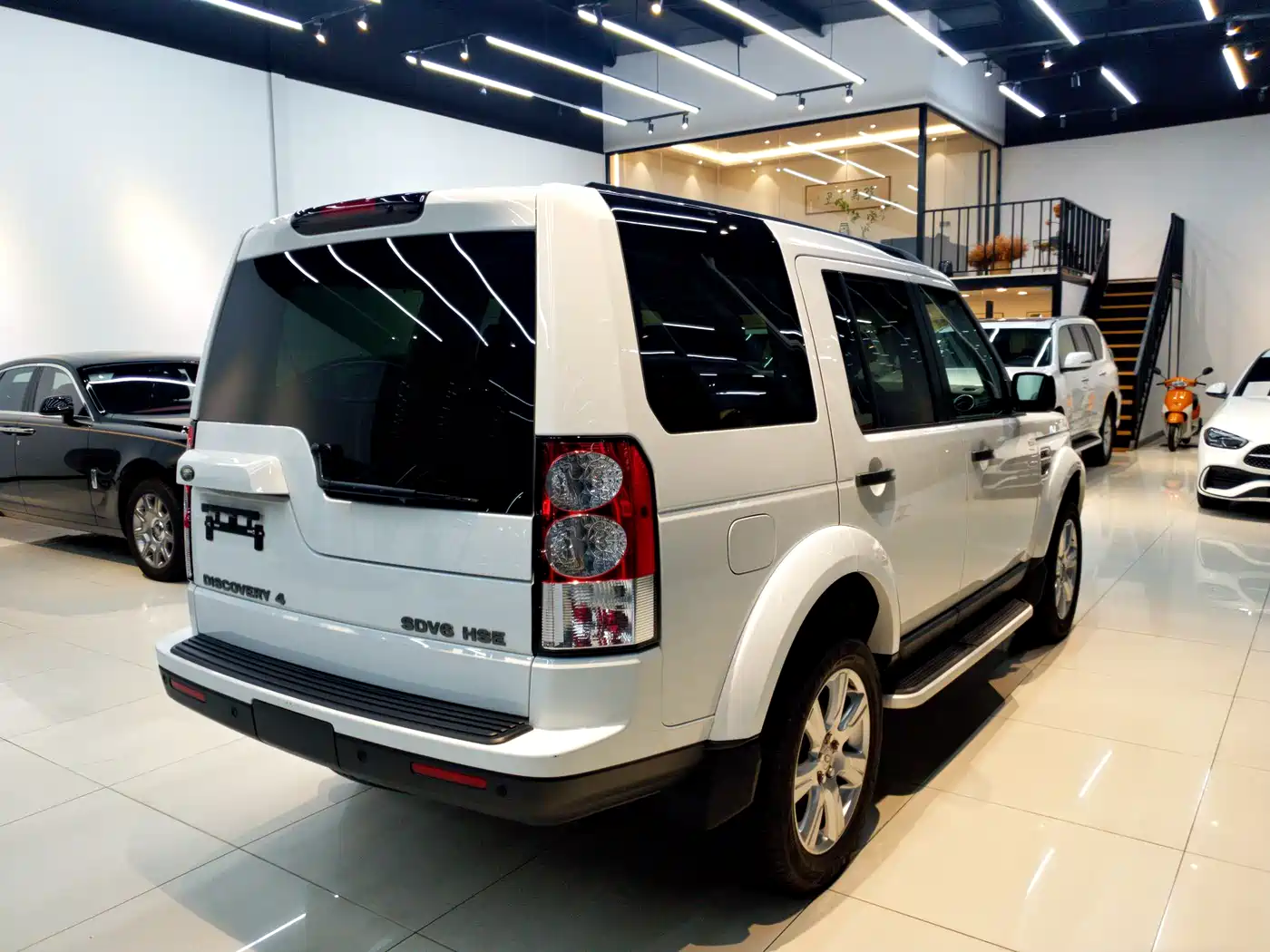 Land Rover Discovery 2013 3.0 SDV6 HSE Diesel фото 6