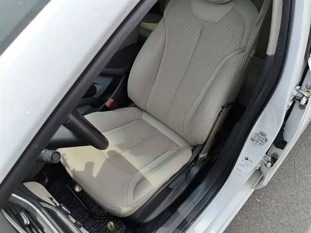 Buick Excelle 2017 15N Automatic Elite фото 15