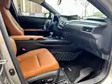 Photo 7 - Lexus UX