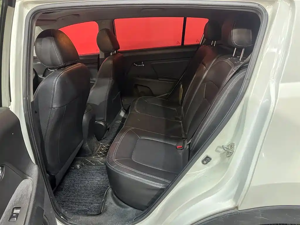 Kia Sportage 2014 2.0L Automatic 2WD GLS фото 6