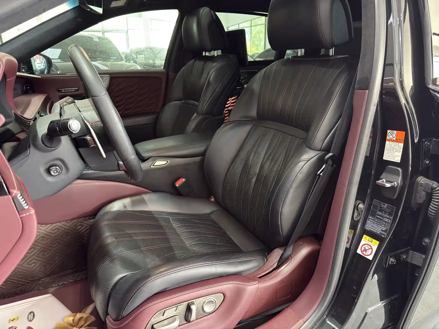 Lexus LS 2018 500h Executive Edition China VI фото 6
