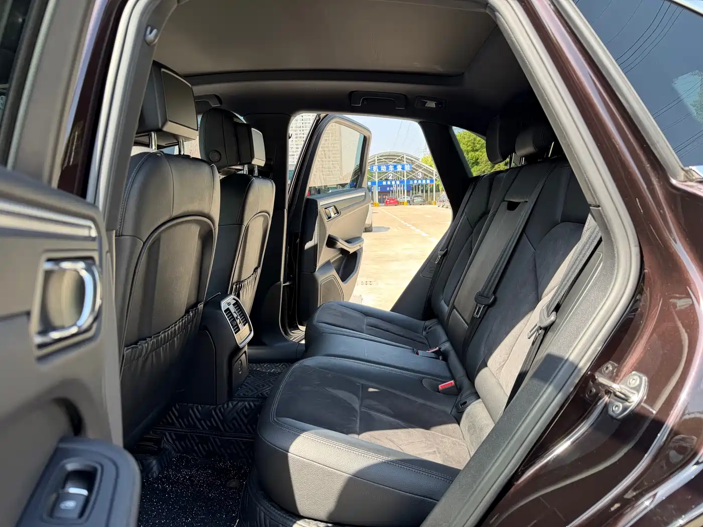 Porsche Macan 2018 Macan 2.0T фото 23