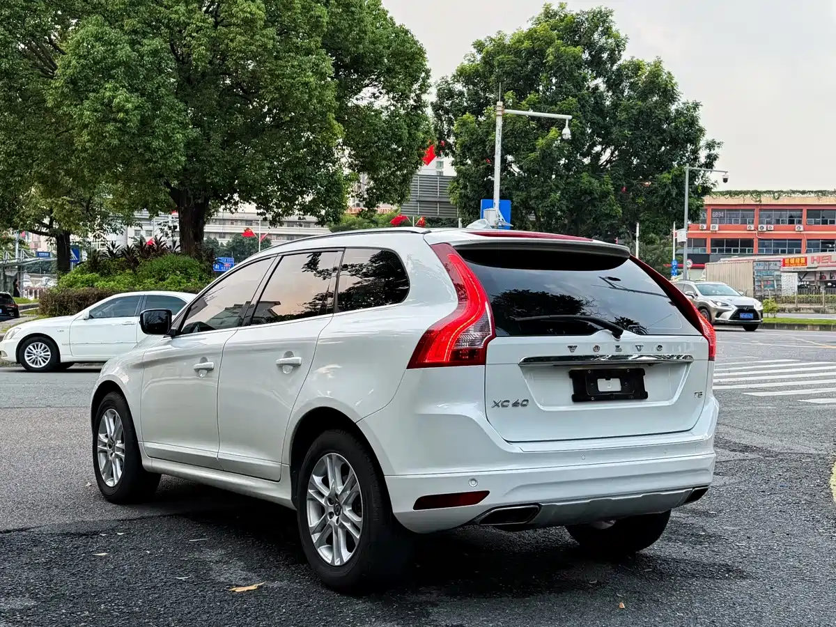 صورة 5 - Volvo XC60