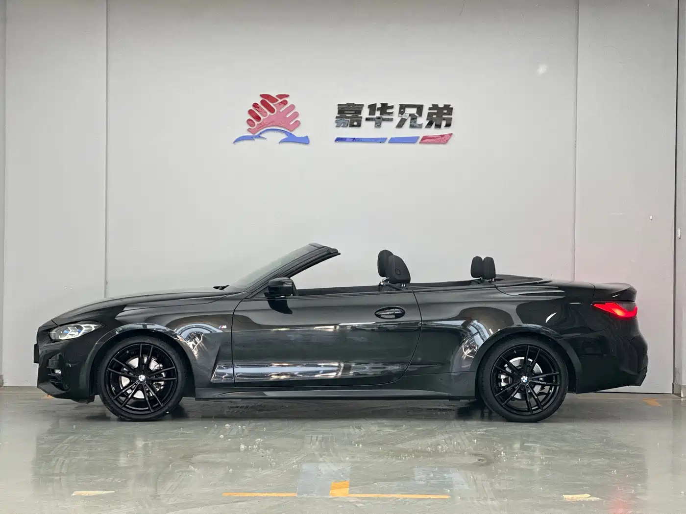 BMW 4 Series 2022 425i Convertible M Sport Shadow Night Package фото 9