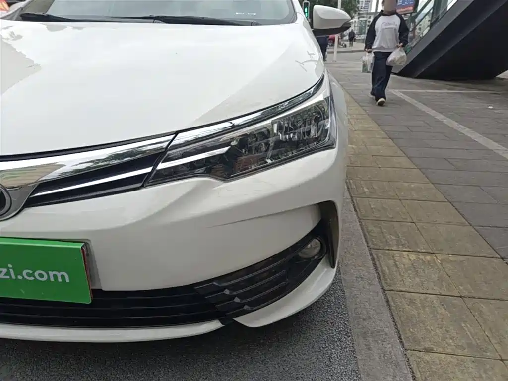 Toyota Corolla 2017 Facelift 1.2T S-CVT GL-i фото 24