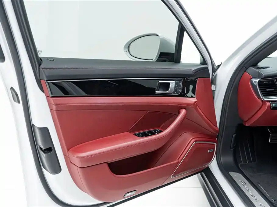 PORSCHE PANAMERA NEW ENERGY