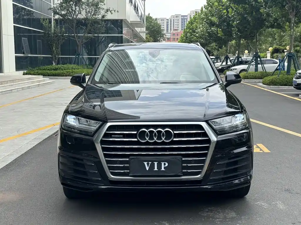Photo 1 - Audi Q7