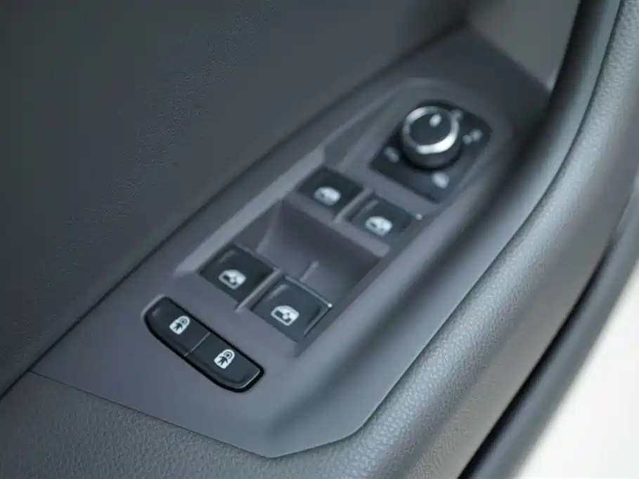 Volkswagen Touareg 2021 3.0TSI R-Line Classic Sport Package фото 15