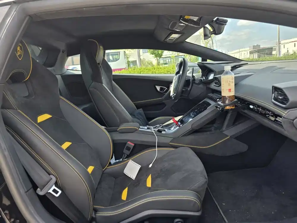 LAMBORGHINI HURACÁN