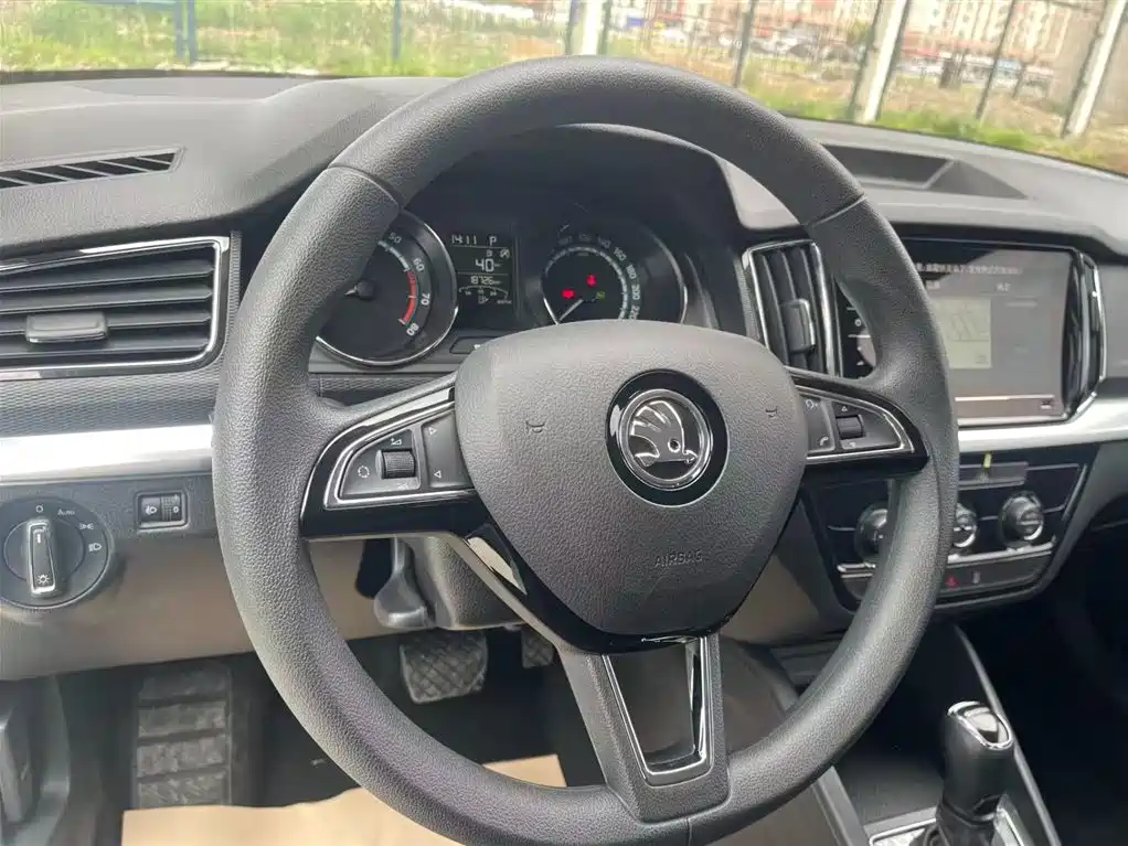 SKODA KOMICK