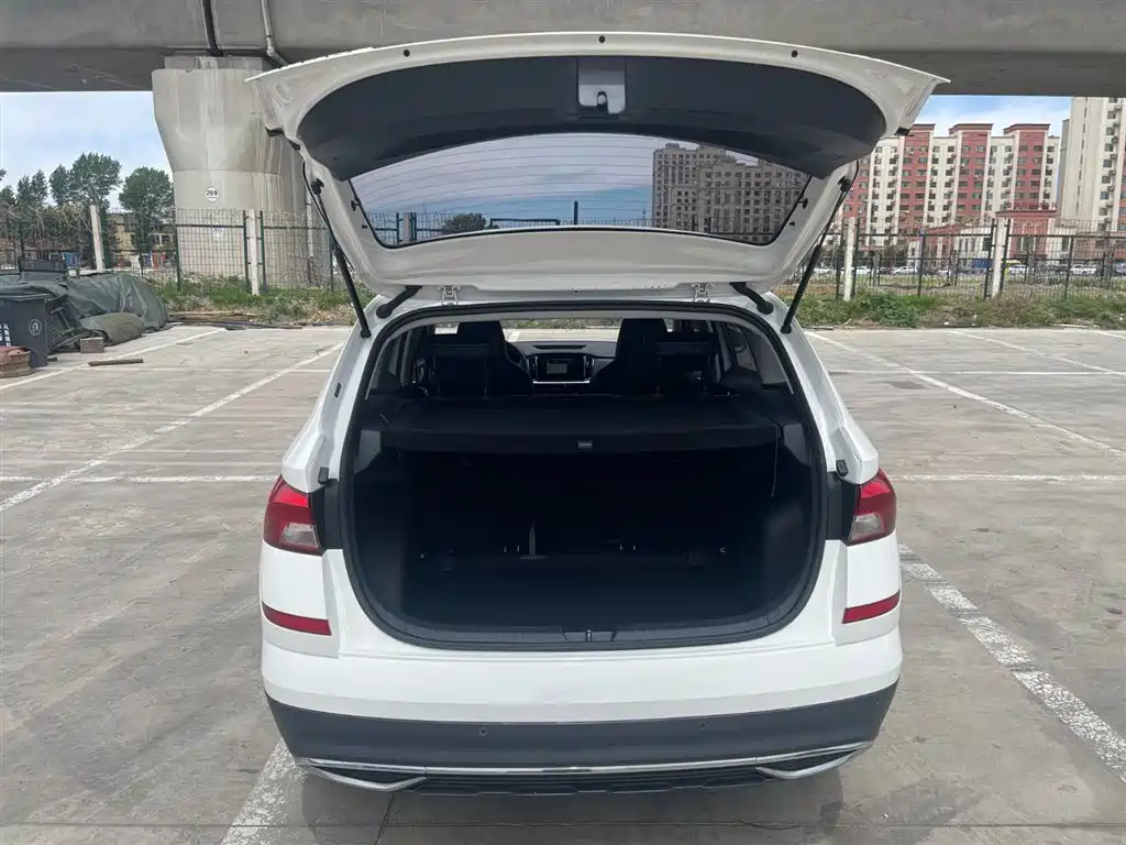 SKODA KOMICK