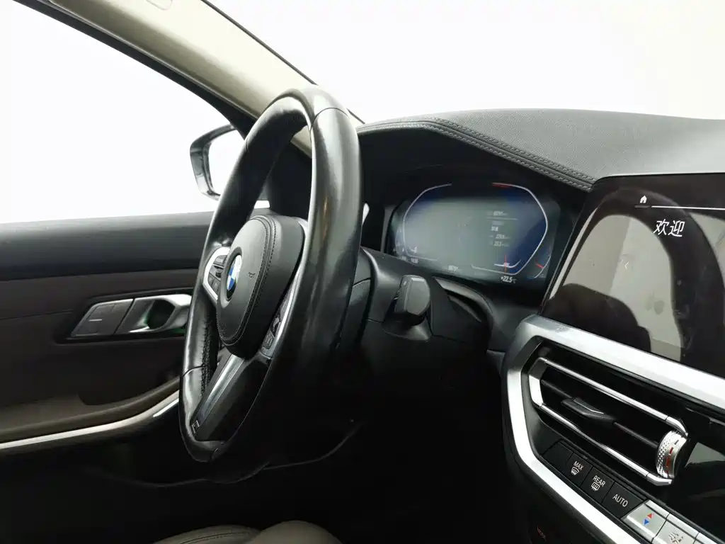Photo 22 - BMW 3 Series