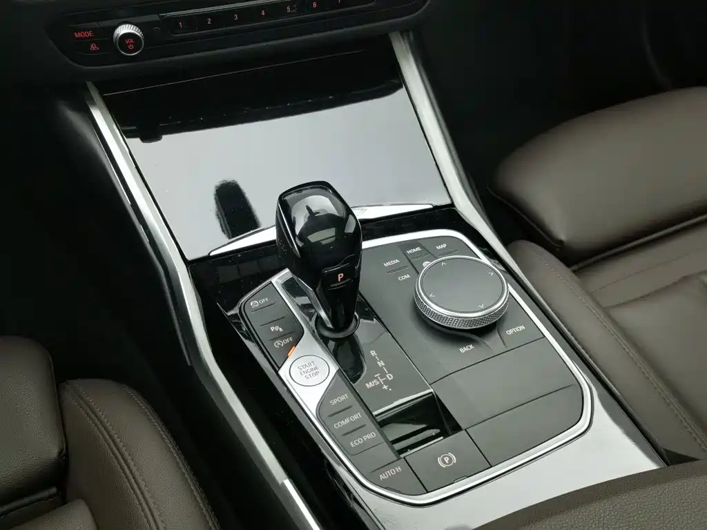 Photo 13 - BMW 3 Series