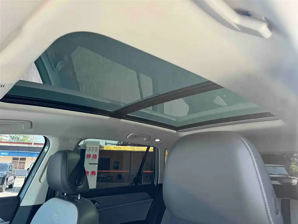Volkswagen Talagon 2023 380TSI 4WD R-Line Launch Edition фото 17