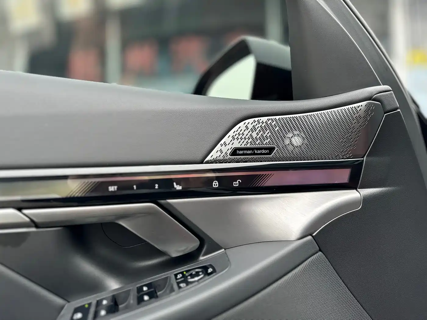 BMW 5 Series 2024 530Li Leading M Sport Package фото 10
