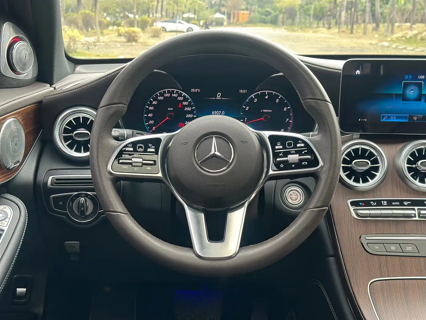 MERCEDES-BENZ GLC