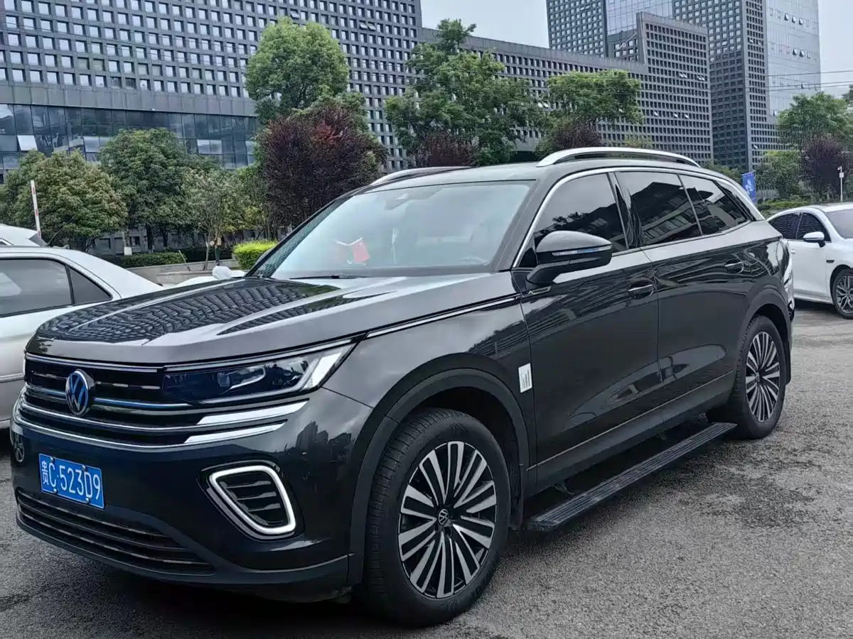 Volkswagen Talagon 2023 330TSI Luxury Touring Edition фото 2
