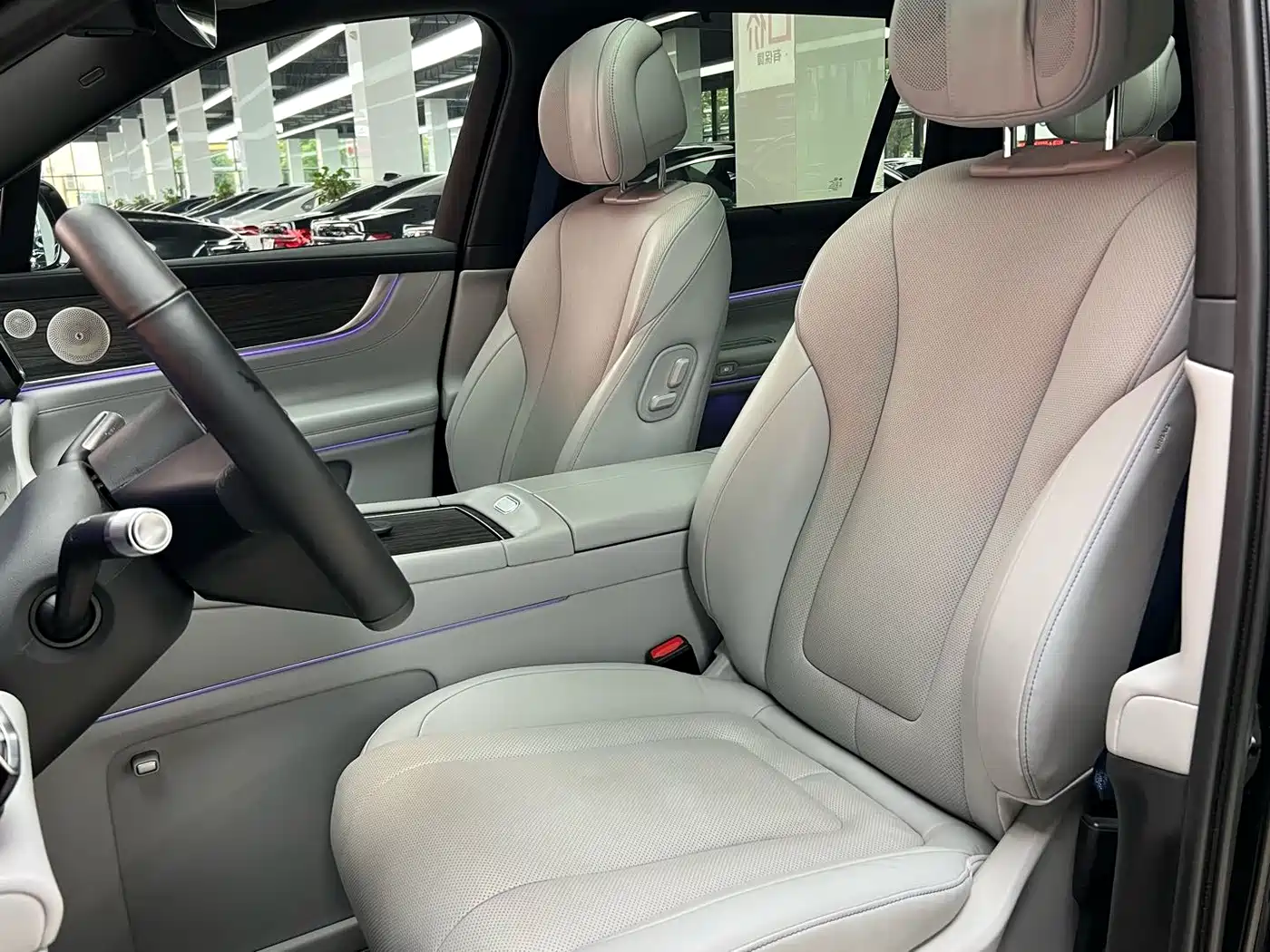 AITO Wenjie AITO M9 2024 Model Extended Range Ultra Edition 52kWh 5-Seater фото 9