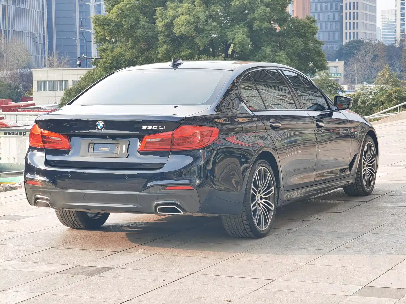 BMW 5 Series 2018 Facelift 530Li Exclusive M Sport Package фото 4