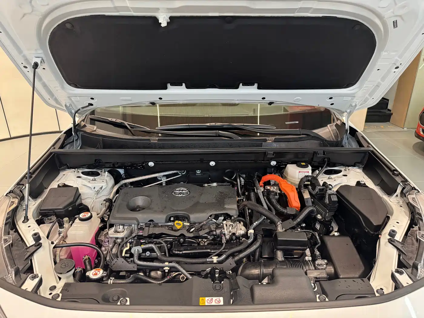 Toyota Wildlander 2023 Hybrid 2.5L E-CVT AWD Premium Edition фото 13