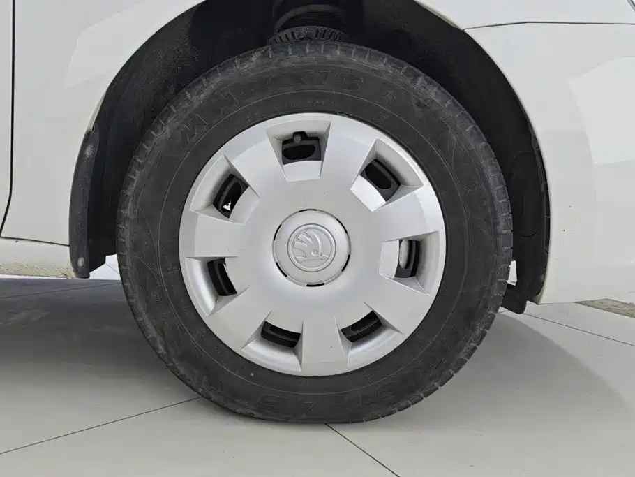 Photo 6 - Škoda Rapid