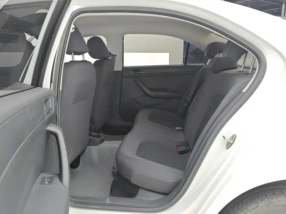 Photo 11 - Škoda Rapid