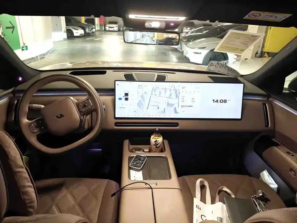 Photo 7 - Li Auto Li Xiang L9